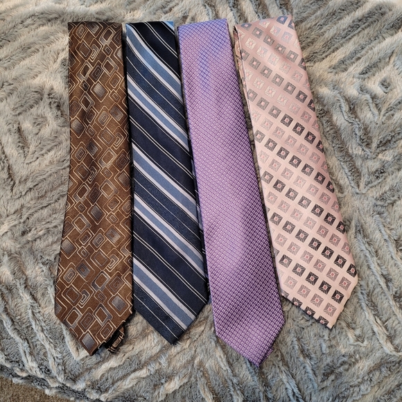 Bundle of 4 silk ties - Picture 1 of 1